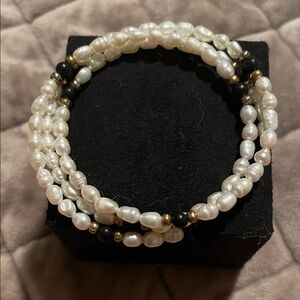 Elegant Pearl and Bead Bracelet